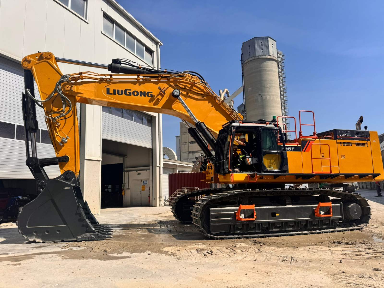 Isporuka bagera LiuGong 995F